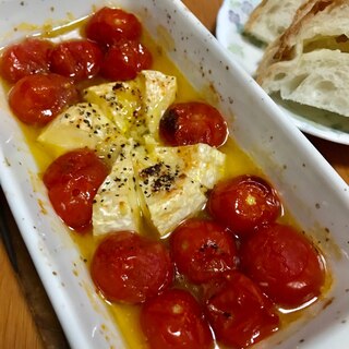 カマンベールチーズとプチトマトのアヒージョ